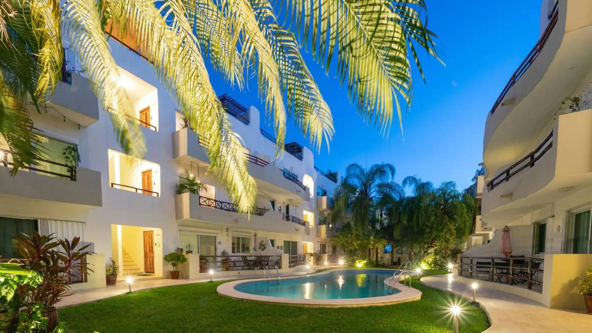 Casa vacanze Modern Penthouse With 2 Bedrooms & Pool - Exquisite Bargain Priced - At Margaritas II Playa del Carmen