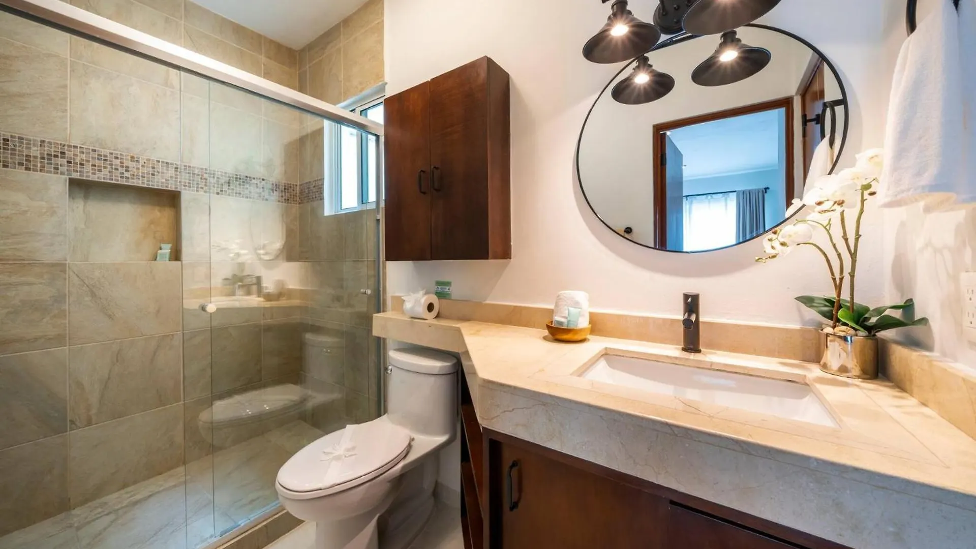 Modern Penthouse With 2 Bedrooms & Pool - Exquisite Bargain Priced - At Margaritas II Playa del Carmen Messico