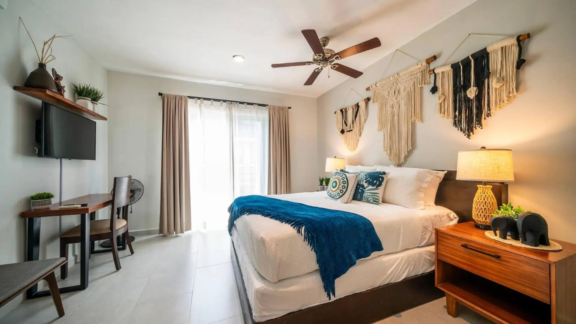 Modern Penthouse With 2 Bedrooms & Pool - Exquisite Bargain Priced - At Margaritas II Playa del Carmen 0*,  Mexico